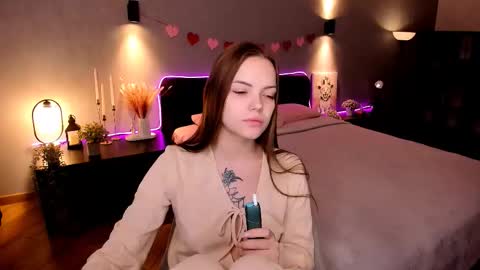 Melisa online show from 11/18/25, 02:17