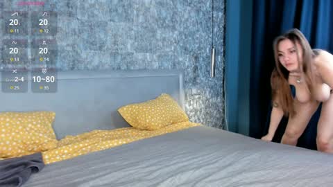 Snapshot of melissalamba chatting on 12/31/24, 07:31 Polly help me reach 100 thumbs up online show from 12/31/24, 07:31