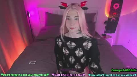 Melissa or abbreviated Mel or Lis online show from 10/23/25, 06:17