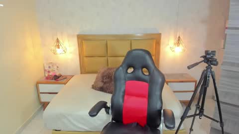    online show from 11/20/25, 07:35