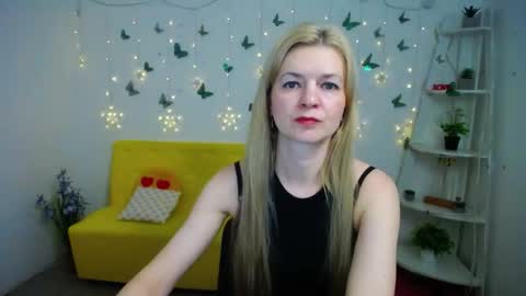Snapshot of melissatylerbb chatting on 03/18/26, 12:19 Melissa online show from 03/18/26, 12:19