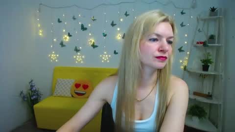 Snapshot of melissatylerbb chatting on 03/21/26, 07:35 Melissa online show from 03/21/26, 07:35
