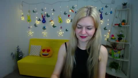 Snapshot of melissatylerbb chatting on 04/03/26, 11:19 Melissa online show from 04/03/26, 11:19
