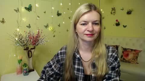 Snapshot of melissatylerbb chatting on 04/16/26, 11:11 Melissa online show from 04/16/26, 11:11