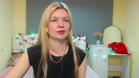 Snapshot of melissatylerbb chatting on 04/18/26, 06:17 Melissa online show from 04/18/26, 06:17