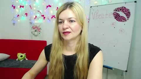 Snapshot of melissatylerbb chatting on 04/28/26, 11:37 Melissa online show from 04/28/26, 11:37