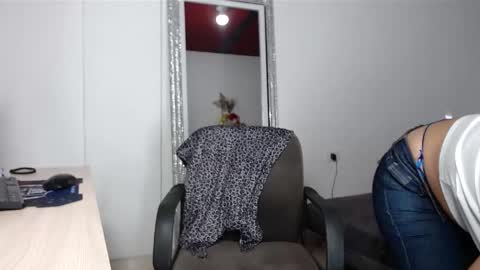 Snapshot of melissazaens chatting on 12/02/24, 01:25 melissazaens online show from 12/02/24, 01:25