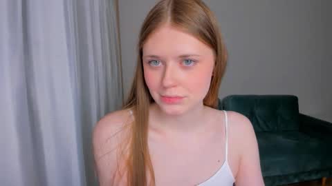 Snapshot of melissssa_bloom chatting on 03/03/26, 07:20 Melissa online show from 03/03/26, 07:20