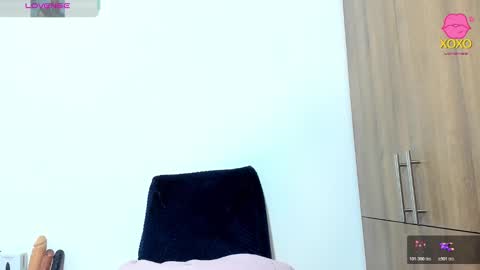 Snapshot of mellanie33 chatting on 12/20/25, 11:50 mellanie online show from 12/20/25, 11:50