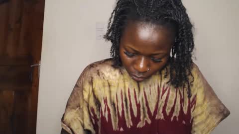 Snapshot of mellanin_pretty_ chatting on 03/11/26, 06:19 . online show from 03/11/26, 06:19