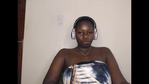 Snapshot of mellanin_pretty_ chatting on 03/18/26, 07:22 . online show from 03/18/26, 07:22
