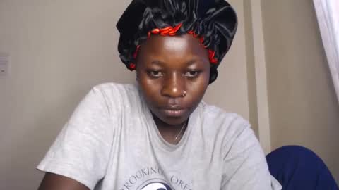 Snapshot of mellanin_pretty_ chatting on 04/30/26, 06:42 . online show from 04/30/26, 06:42