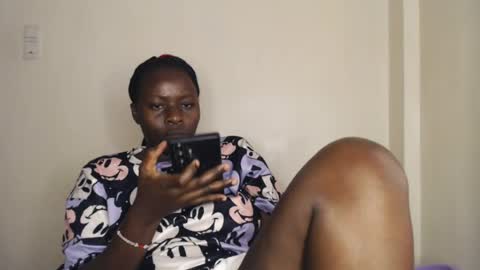 Snapshot of mellanin_pretty_ chatting on 07/17/26, 07:15 . online show from 07/17/26, 07:15