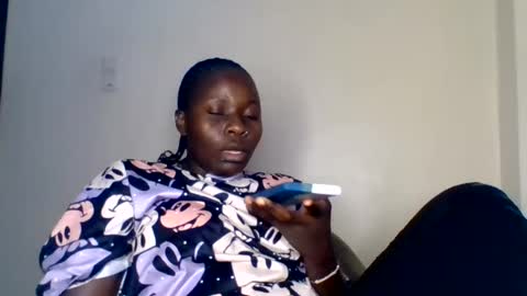 Snapshot of mellanin_pretty_ chatting on 08/04/26, 07:49 . online show from 08/04/26, 07:49