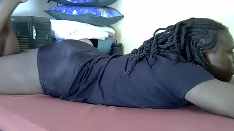 Snapshot of mellanine_ebony chatting on 06/07/26, 09:02 mellanine_ebony online show from 06/07/26, 09:02