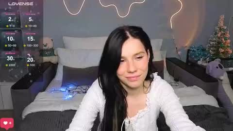 Snapshot of mellhyees chatting on 12/20/25, 08:49 mellhyees online show from 12/20/25, 08:49