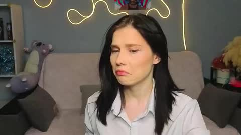 mellhyees online show from 02/05/26, 05:17