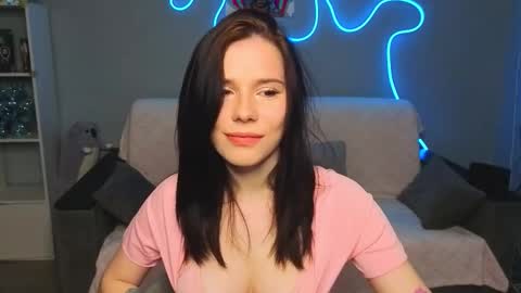 Snapshot of mellhyees chatting on 03/11/26, 05:19 mellhyees online show from 03/11/26, 05:19