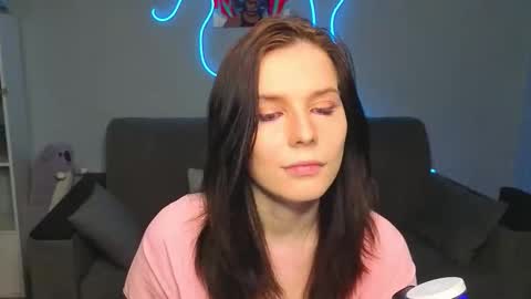 Snapshot of mellhyees chatting on 03/18/26, 05:05 mellhyees online show from 03/18/26, 05:05