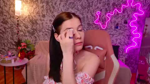 Snapshot of mellhyees chatting on 03/28/26, 05:34 mellhyees online show from 03/28/26, 05:34