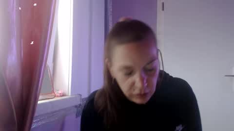 Melli online show from 10/26/25, 02:01