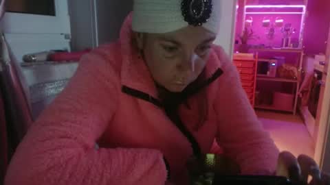 Snapshot of melli23 chatting on 01/13/26, 10:04 Melli online show from 01/13/26, 10:04