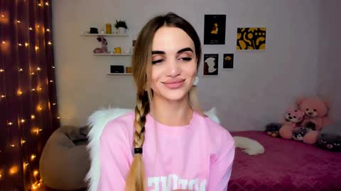 Snapshot of mellifluoustess chatting on 12/08/24, 12:07 Tessa online show from 12/08/24, 12:07