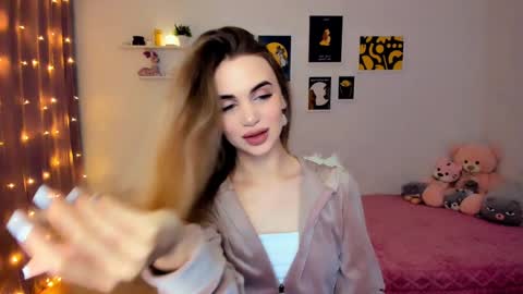 Snapshot of mellifluoustess chatting on 12/10/24, 09:33 Tessa online show from 12/10/24, 09:33