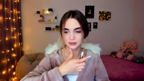 Snapshot of mellifluoustess chatting on 12/11/24, 12:33 Tessa online show from 12/11/24, 12:33