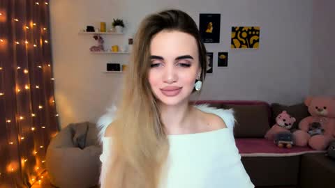 Snapshot of mellifluoustess chatting on 12/20/24, 08:23 Tessa online show from 12/20/24, 08:23