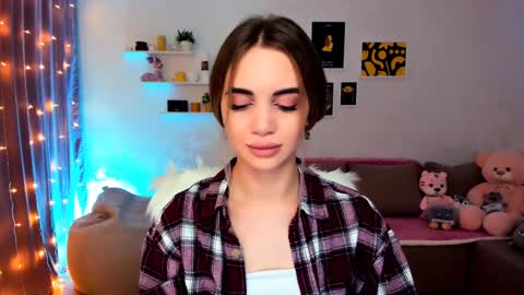 Snapshot of mellifluoustess chatting on 12/22/24, 09:20 Tessa online show from 12/22/24, 09:20