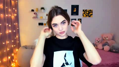 Snapshot of mellifluoustess chatting on 12/24/24, 09:22 Tessa online show from 12/24/24, 09:22