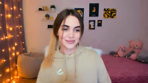 Snapshot of mellifluoustess chatting on 01/07/25, 08:42 Tessa online show from 01/07/25, 08:42