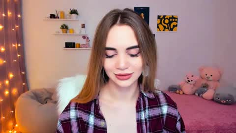 Snapshot of mellifluoustess chatting on 01/11/25, 11:35 Tessa online show from 01/11/25, 11:35