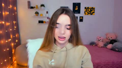 Snapshot of mellifluoustess chatting on 02/06/25, 09:49 Tessa online show from 02/06/25, 09:49