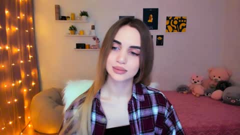 Snapshot of mellifluoustess chatting on 02/07/25, 09:26 Tessa online show from 02/07/25, 09:26