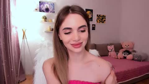 Snapshot of mellifluoustess chatting on 03/08/25, 09:40 Tessa online show from 03/08/25, 09:40