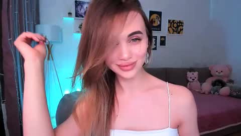 Snapshot of mellifluoustess chatting on 03/09/25, 10:52 Tessa online show from 03/09/25, 10:52