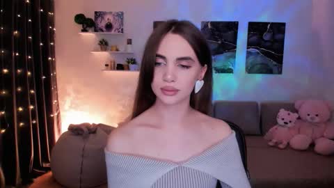 Snapshot of mellifluoustess chatting on 10/18/25, 09:59 Tessa online show from 10/18/25, 09:59