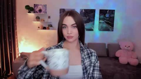 Tessa online show from 12/14/25, 08:57