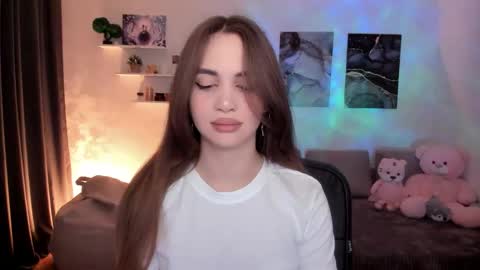 Snapshot of mellifluoustess chatting on 04/17/26, 03:42 Tessa online show from 04/17/26, 03:42