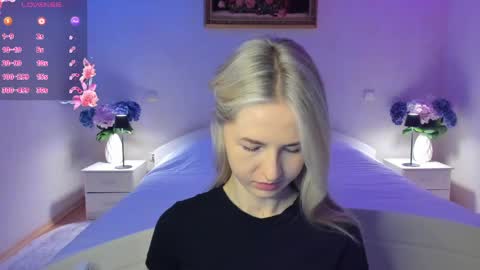 Snapshot of mellina_tey chatting on 04/22/26, 08:32 Mellina online show from 04/22/26, 08:32