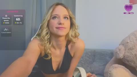  Mellisa online show from 10/10/25, 10:09