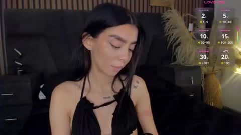 Snapshot of mellove_ chatting on 06/11/26, 04:32 Mel online show from 06/11/26, 04:32