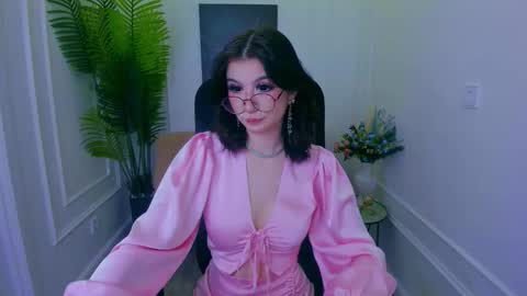 Snapshot of mellsawertyq chatting on 11/12/25, 11:32 mellsawertyq online show from 11/12/25, 11:32