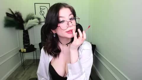 Snapshot of mellsawertyq chatting on 11/23/25, 07:46 mellsawertyq online show from 11/23/25, 07:46