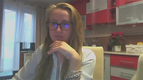 Melly online show from 12/05/24, 12:33