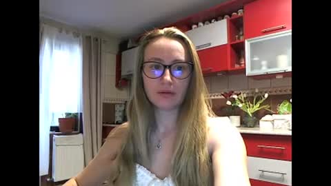 Melly online show from 03/04/25, 08:02