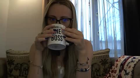 Melly online show from 11/20/25, 07:19