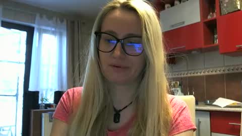 Snapshot of melly_rosey chatting on 01/14/26, 12:44 Melly online show from 01/14/26, 12:44